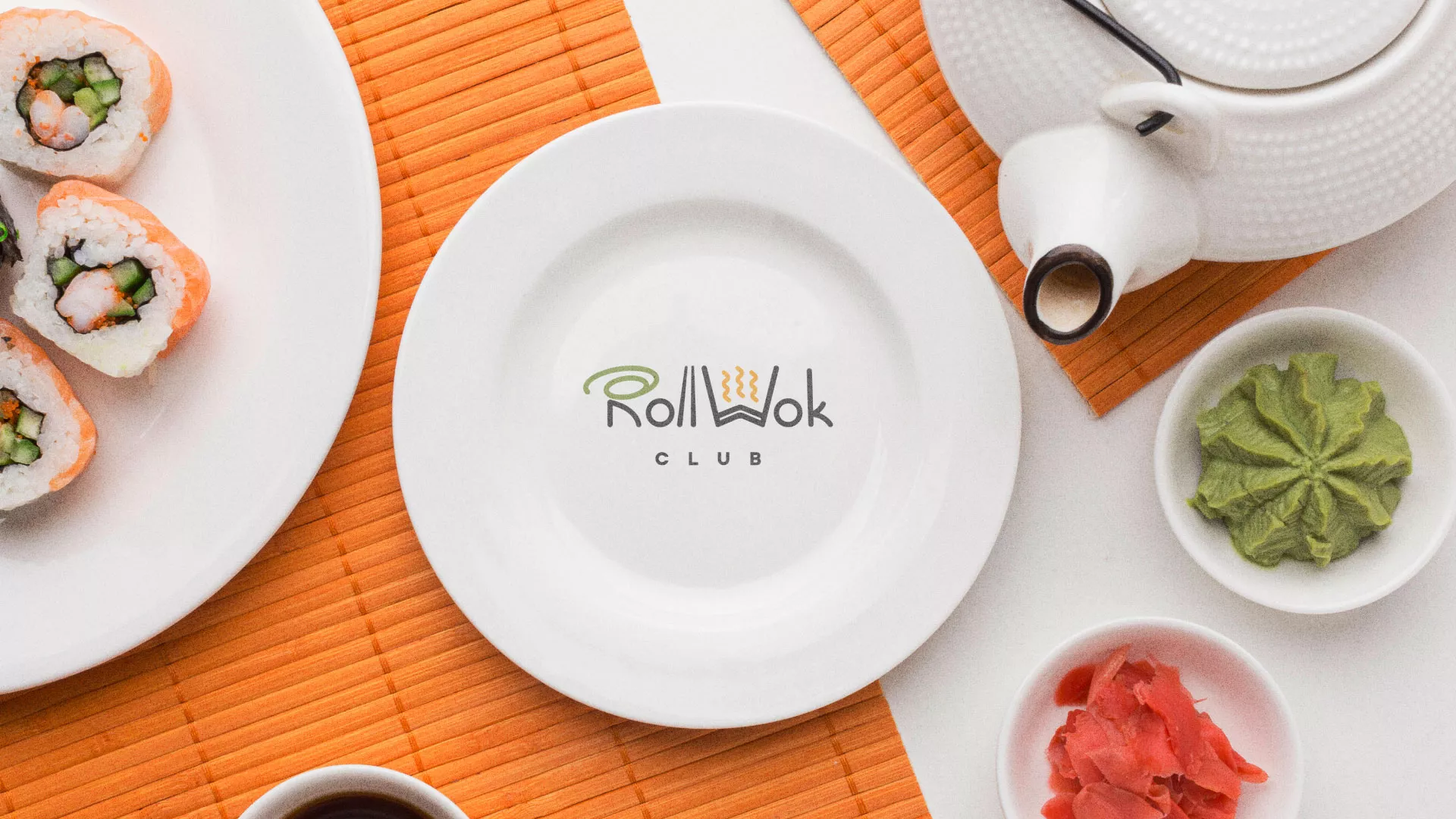 Разработка логотипа и фирменного стиля суши-бара «Roll Wok Club» в Пушкино